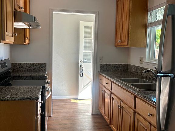4th image of 1481 Hauck Dr