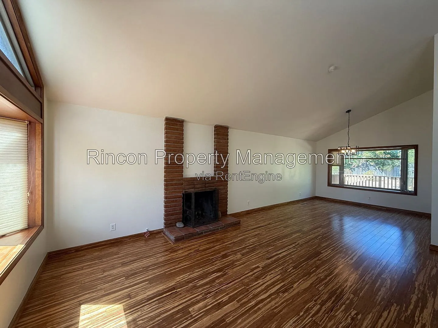 3 bed, 2.5 bath, 1914 sqft, $5,195 — Photo 3