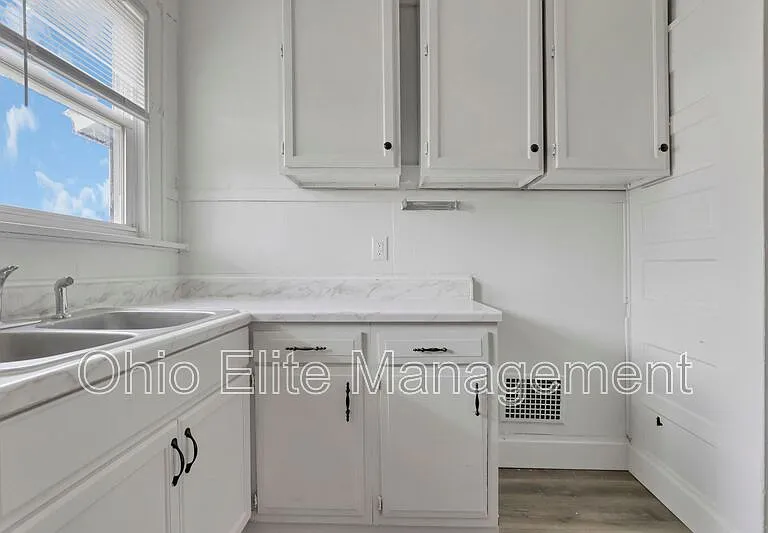 29 S Terrace Ave — Photo 16