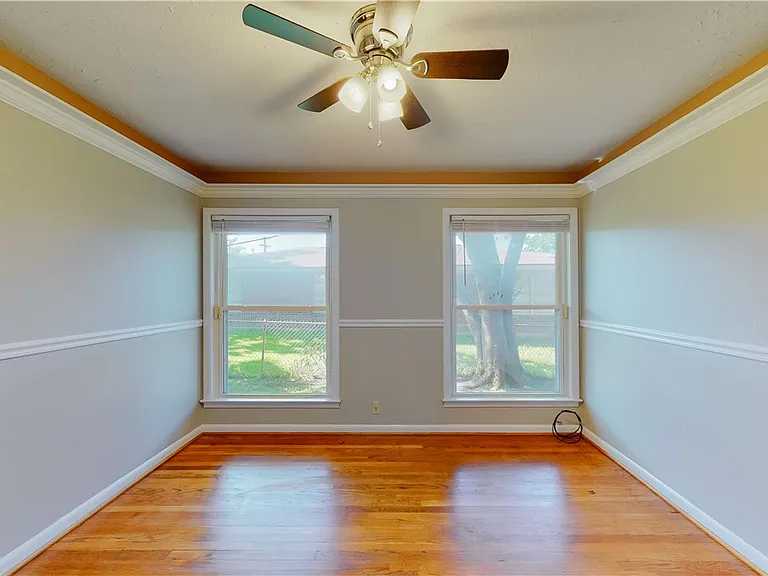 2104 Elmwood Dr — Photo 17