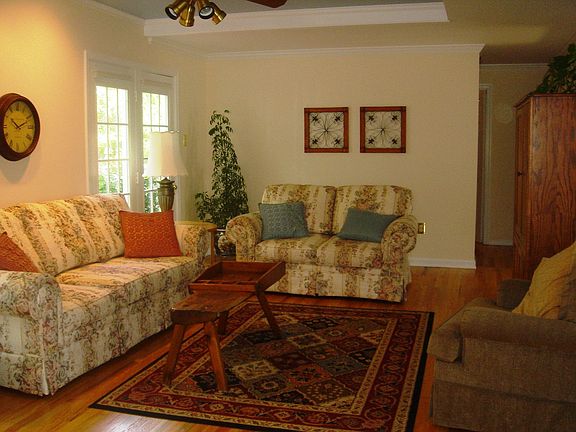 4th image of 13 Londonderry Dr