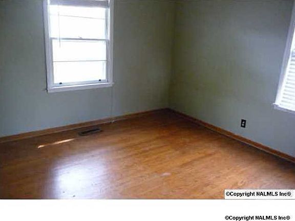 3rd image of 3811 Gesman Pl SW