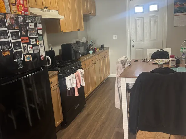 134 Pearl St #2, Somerville, MA 02145