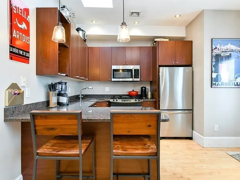 137-139 D St #5 — Photo 6