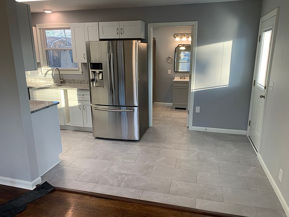 4th image of 141 Laurel Ct