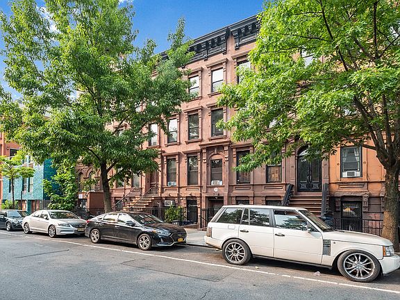 3rd image of 5 E 124th St