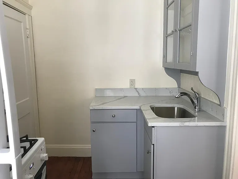 68 Washington St #9 — Photo 1