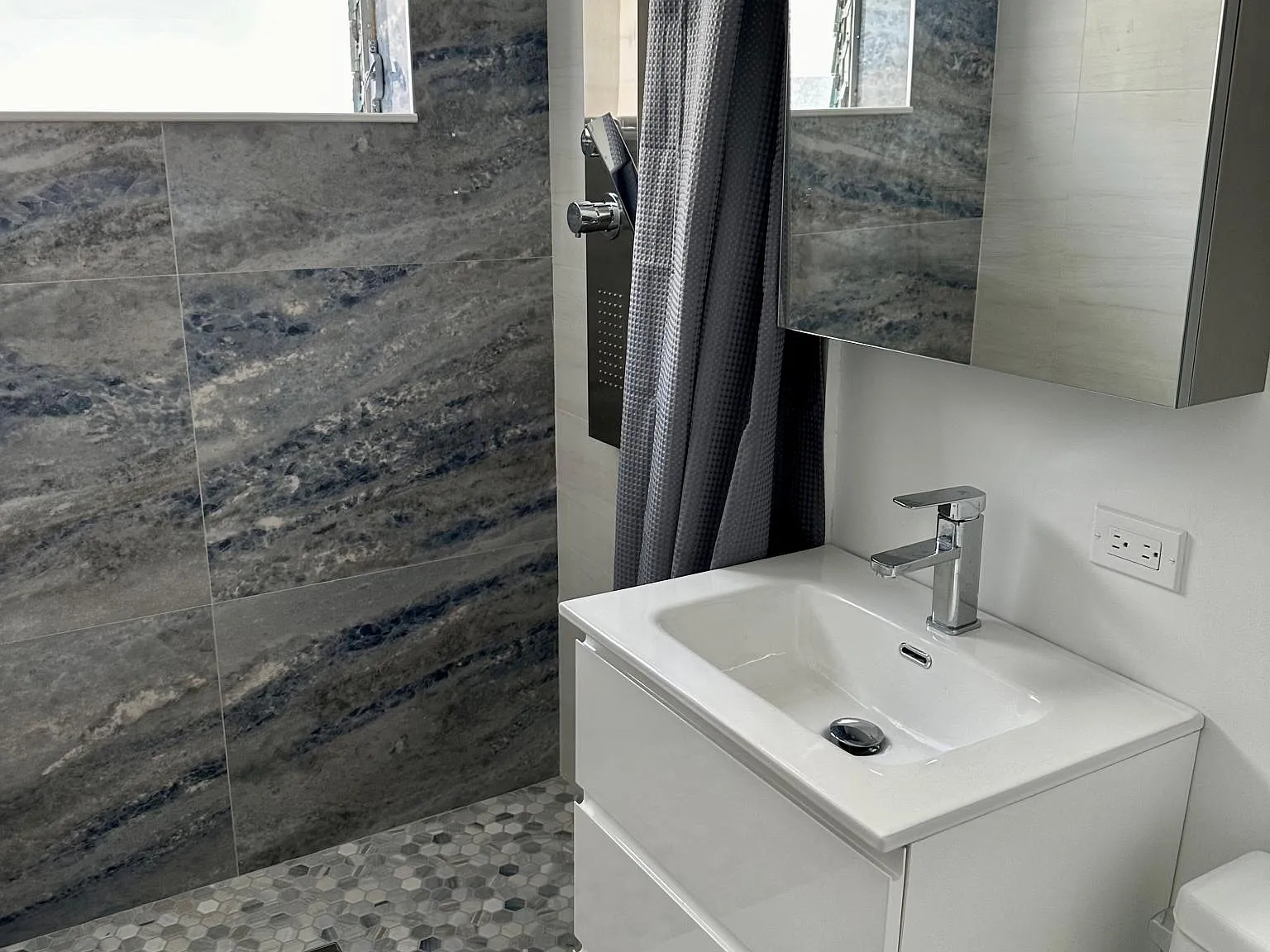 1407 Meridian Ave — Photo 3