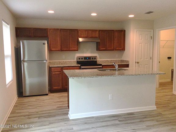 3rd image of 8239 Arnot St