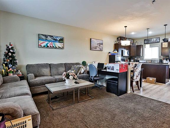 2nd image of 227 Lynx Rd W