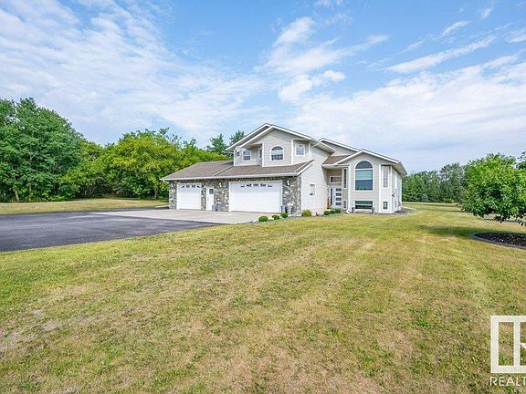 3rd image of 53522 Range Road 274 #51