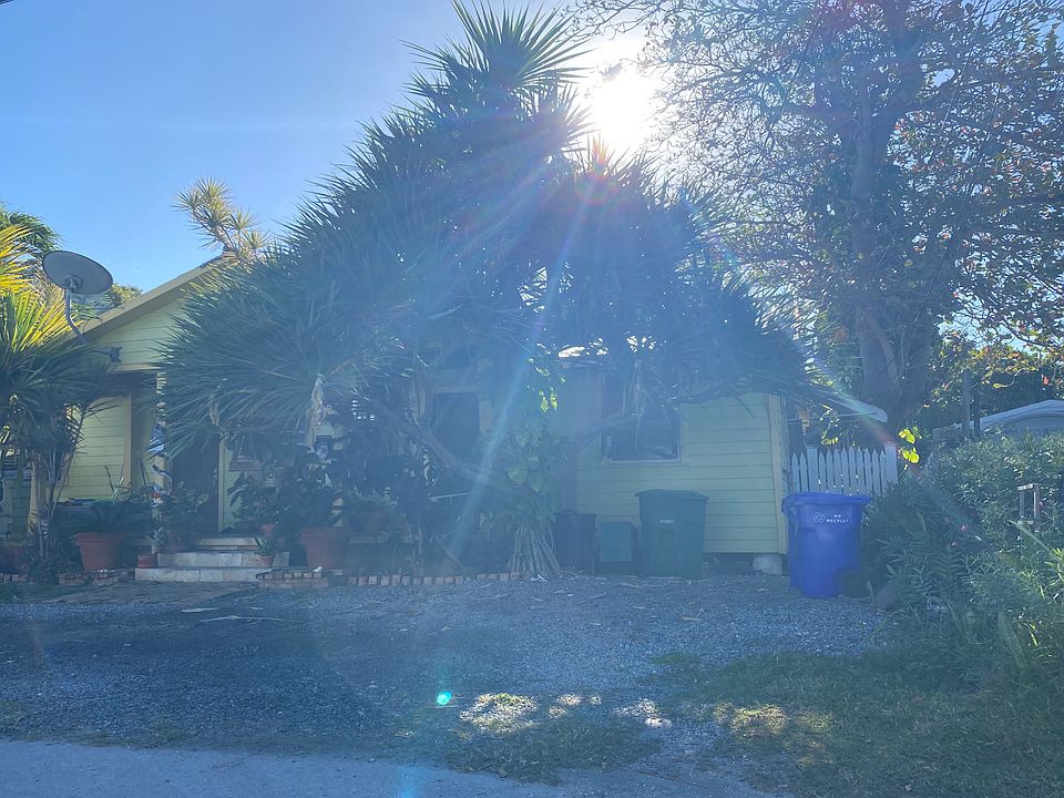 2nd image of 1610 Josephine St