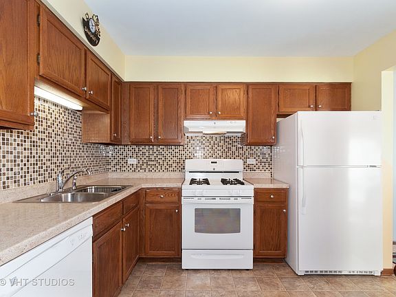 4th image of 326 Windstream Ct #326