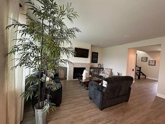 1618 Kensington Pl — Photo 2