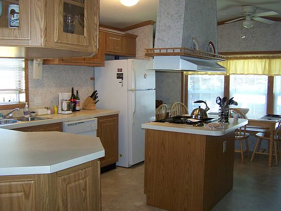 2nd image of 335 Jefferson St Lot B14