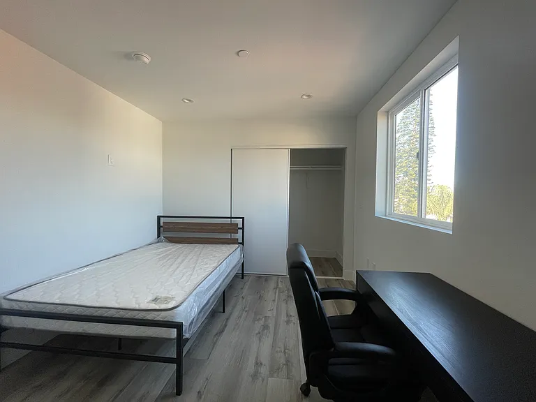 1270 Rolland Curtis Pl — Photo 15