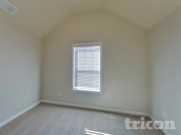131 Huntsman Dr — Photo 11