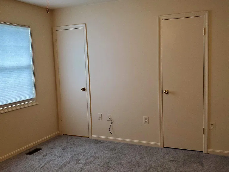 8509 Sullivan Ct — Photo 24