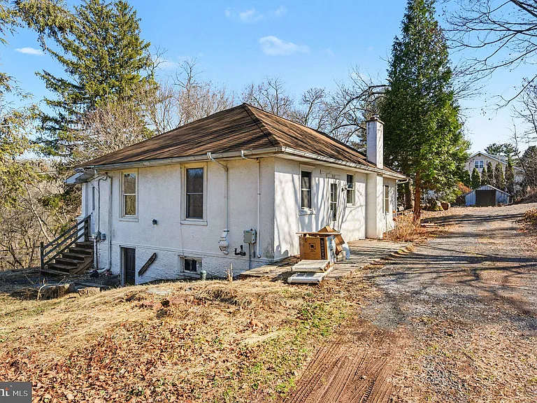 939 Gravel Pike — Photo 2