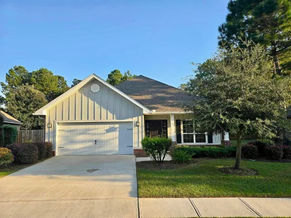115 Dickens Dr, Freeport, FL 32439