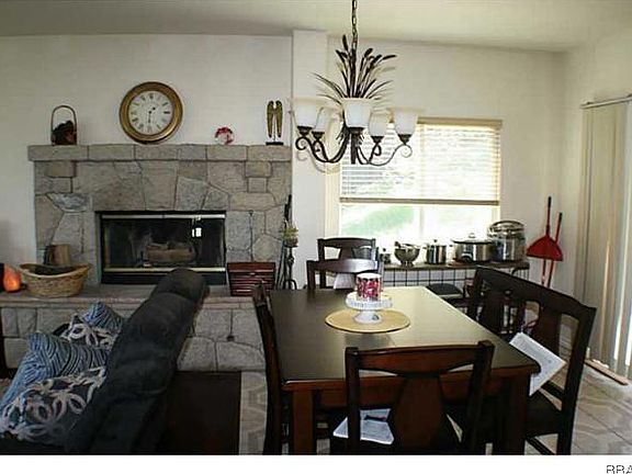 5th image of 210 Balsam Dr