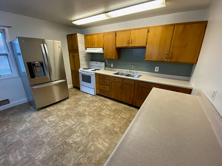 731 Avenue E #731 — Photo 10