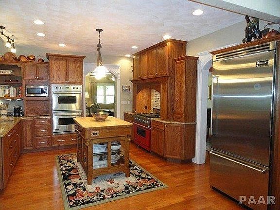 3rd image of 1105 Thornberry Ln