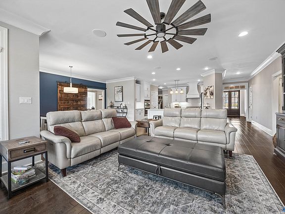 5th image of 4557 River Park Blvd