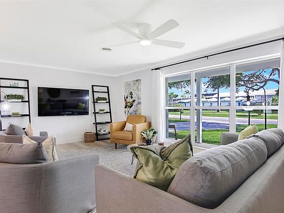 5th image of 328 Tequesta Dr