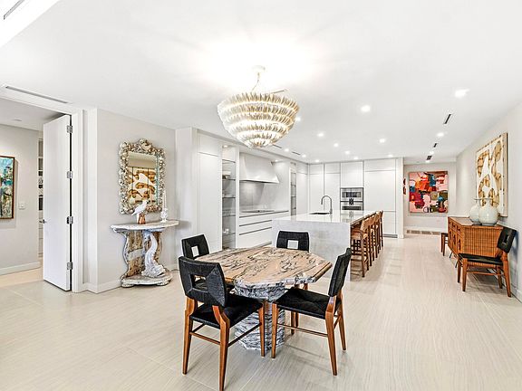 5th image of 220 SE Mizner Boulevard SE #220