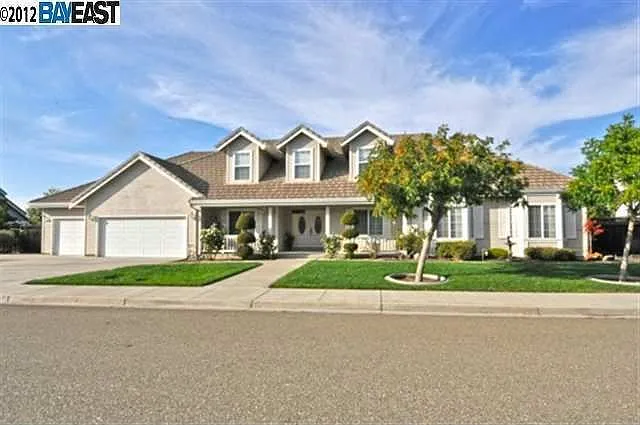 1848 Sterling Pl photo 1