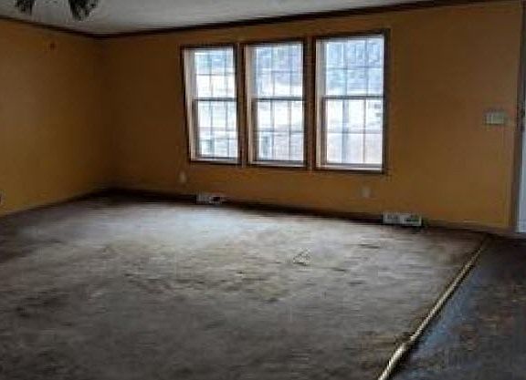 3rd image of 3176 Jewell Ave