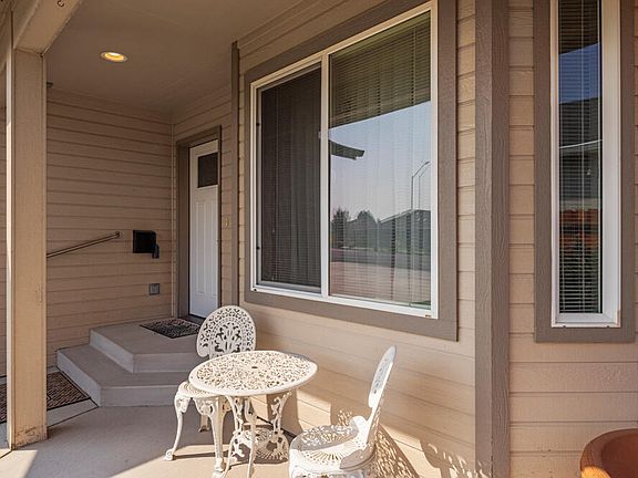 4th image of 5028 Glenwood Dr