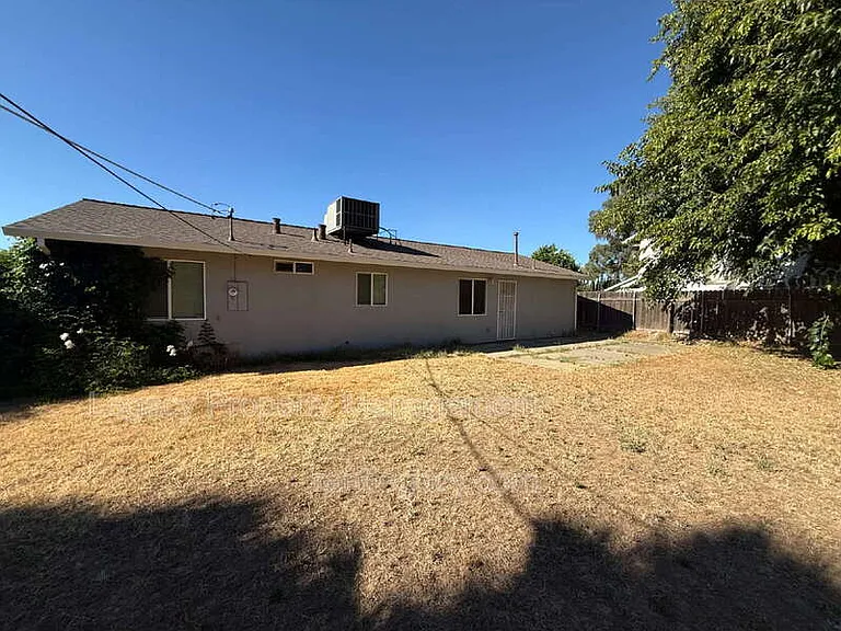 6635 Chandler Dr — Photo 14