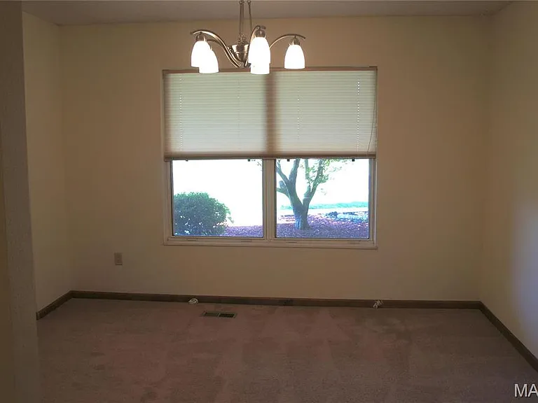 1631 Thunderbird Ln — Photo 4