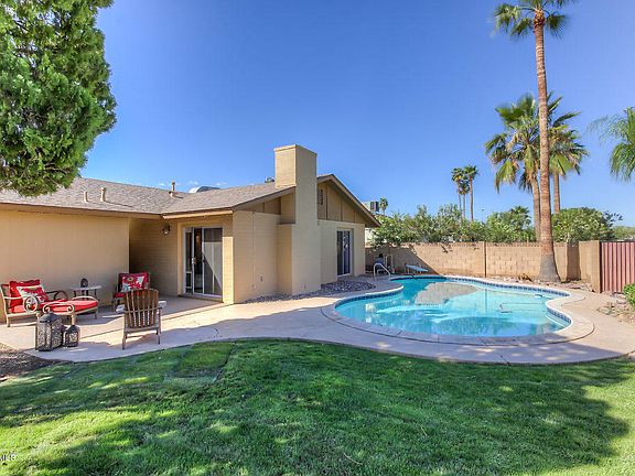 3rd image of 2352 E Hermosa Dr