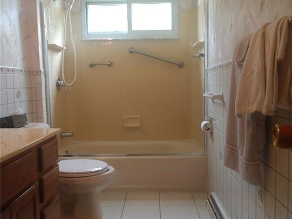 5th image of 2925 Woodridge St