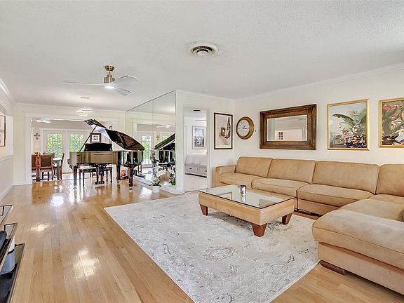 5th image of 241 SW 13th Street