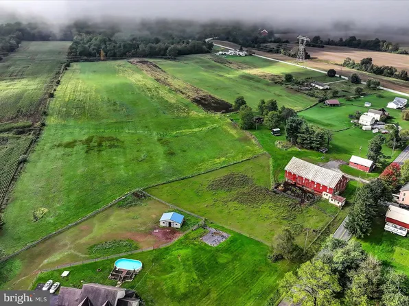 550 Hilltown Rd, Gettysburg, PA 17325