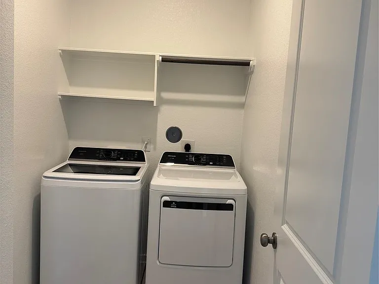 902 Heaven Dr — Photo 20