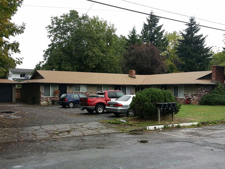 1st image of 2535 SE Maple St APT 2