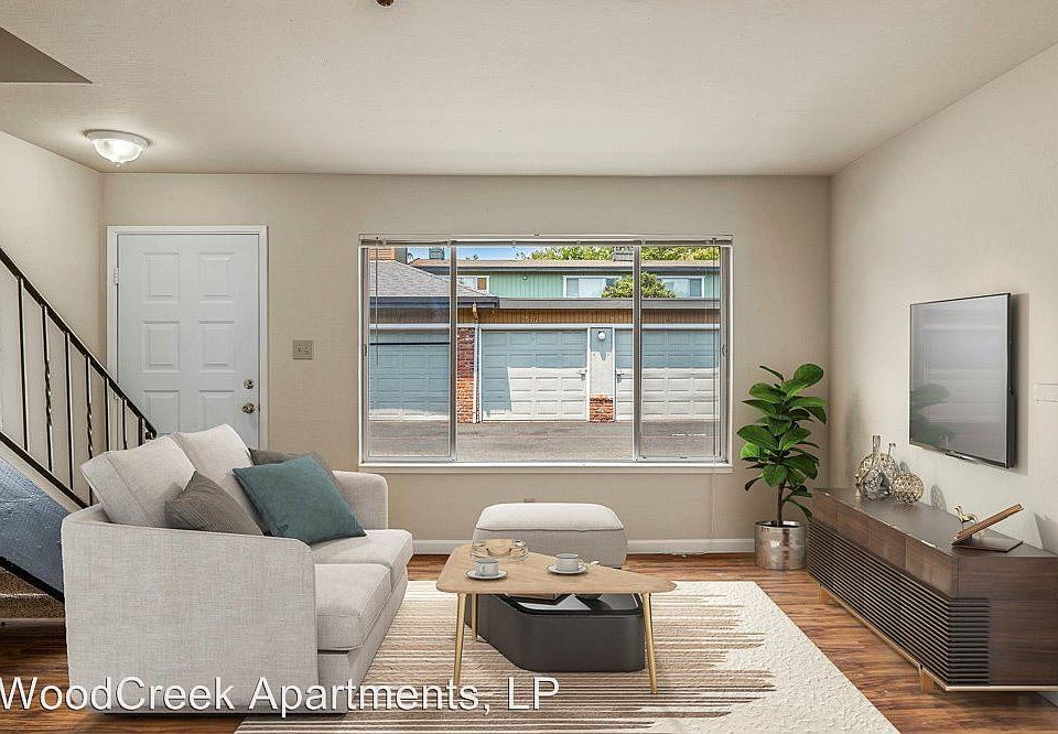 1st image of 630 G St APT 1