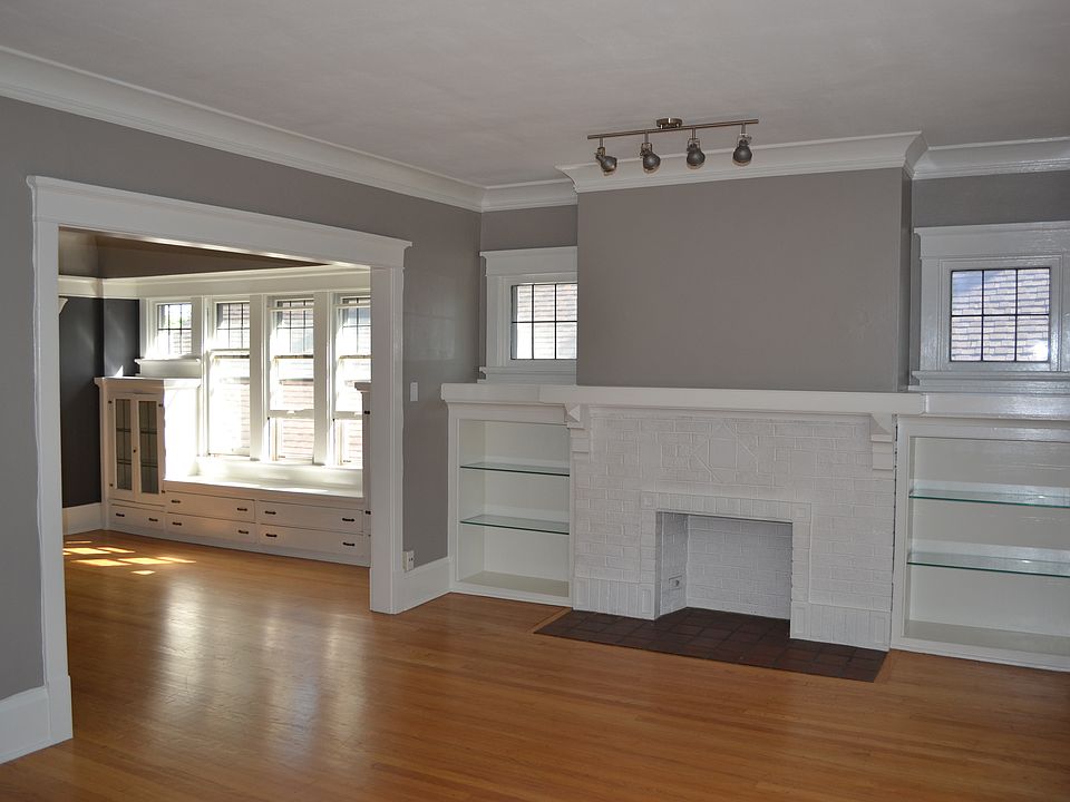 1st image of 3942 N Farwell Ave