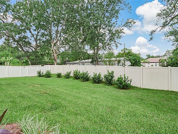3rd image of 96047 Woodmere Way