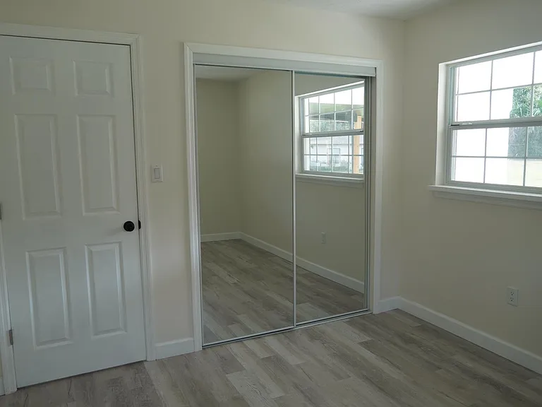 1419 Pembrook Dr — Photo 11
