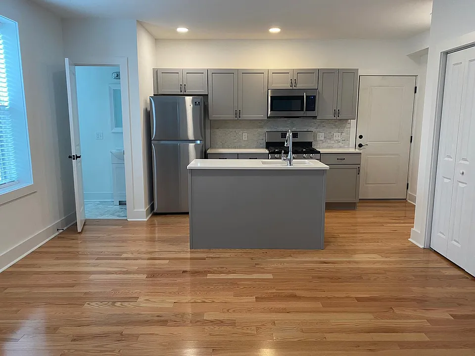 95 Troup St #3