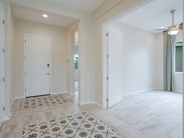 6881 Claret Dr — Photo 4