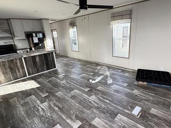 2nd image of 2995 Detroit Rd
