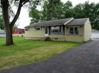 1S354 Monterey Ave, Oakbrook Terrace, IL 60181
