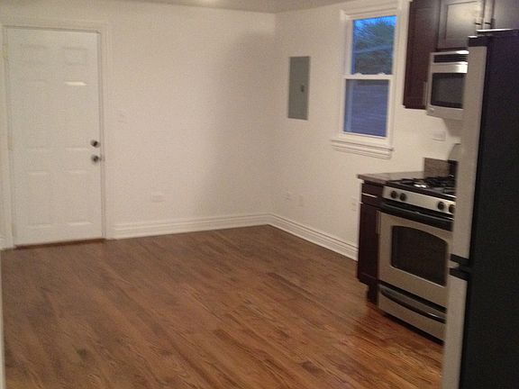 5th image of 2911 N Seeley Ave APT 1